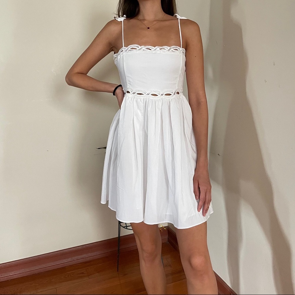 Showpo “Get Out Right Now” Dress in white linen, size US4, AU8, UK8, EU36